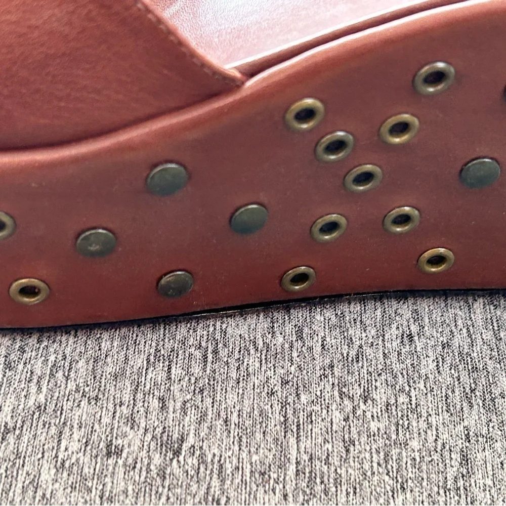Anne Klein Leather Wedge Platforem Sandals w/ Metal‎ Studs & Rings Sz 10
